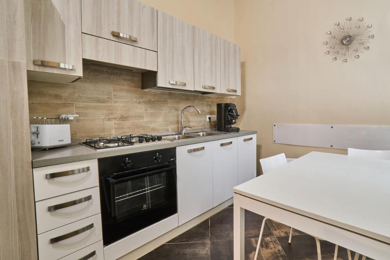Via Niccolo Tommaseo 14 Apartamento Nápoles Exterior foto